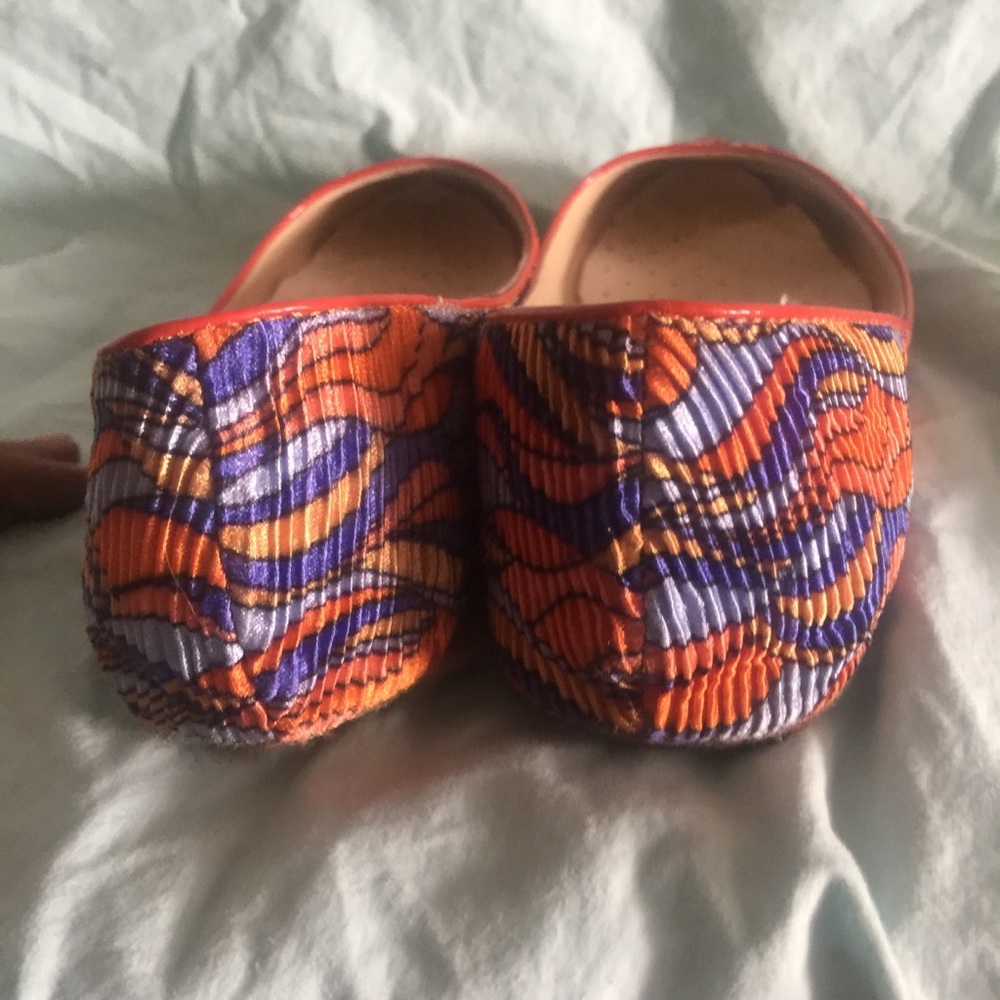 Standout Flats - Picture 3 of 5
